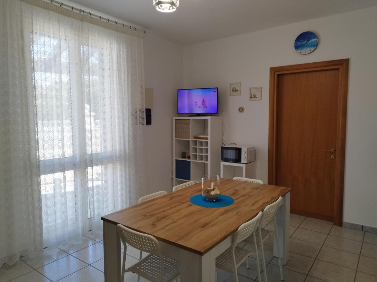 Casa Vacanze Il Sorriso Di Emi Torre Suda Εξωτερικό φωτογραφία